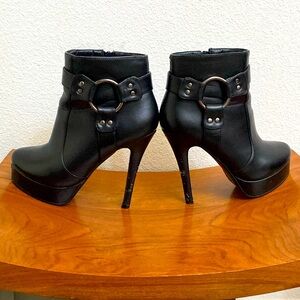 High Heel O Ring Spike Heel Booties